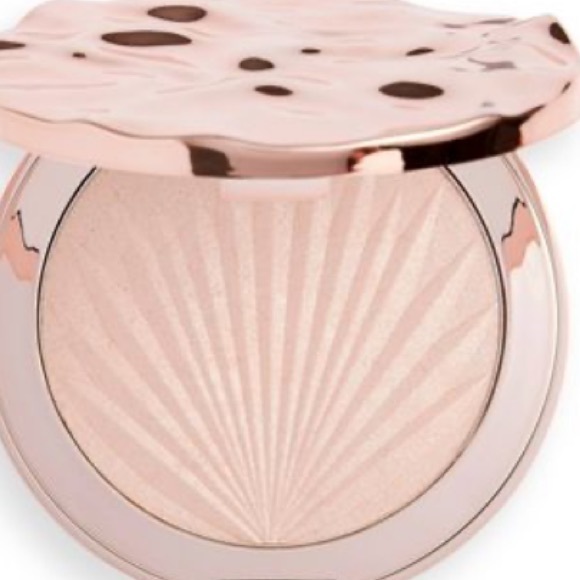 Revolution Other - Revolution Glow Lustre 🖤